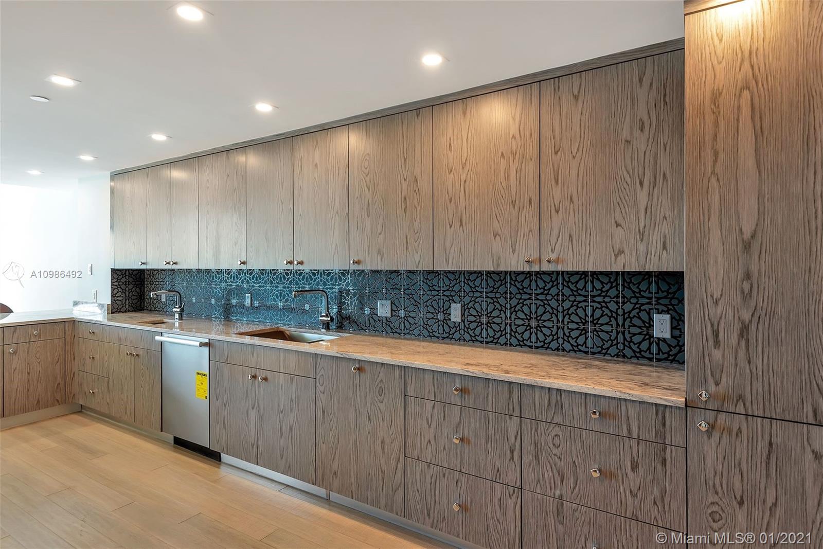 GRAND BAY TOWER CONDO - Residential