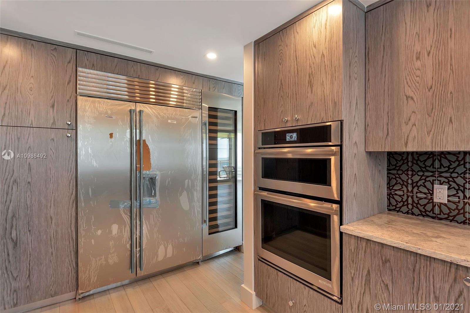 GRAND BAY TOWER CONDO - Residential