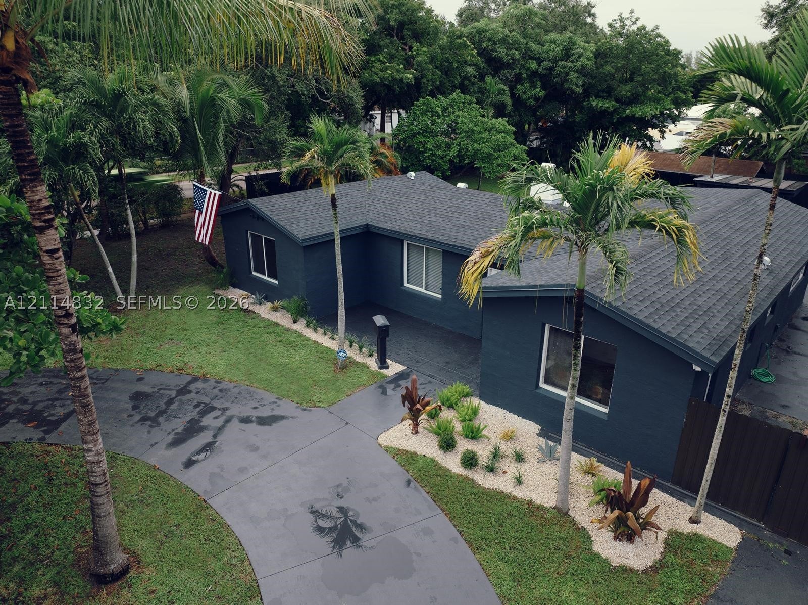 801 NE 144th St, North Miami FL 33161
