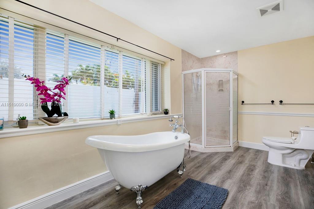 CORAL RIDGE ISLES - Residential Lease