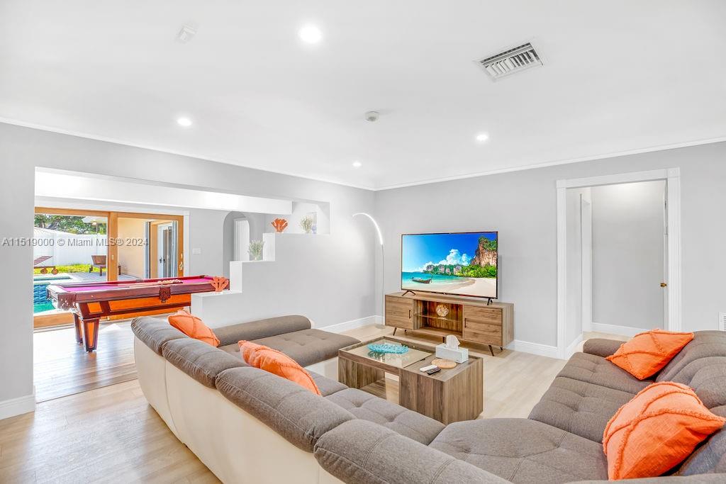 CORAL RIDGE ISLES - Residential Lease