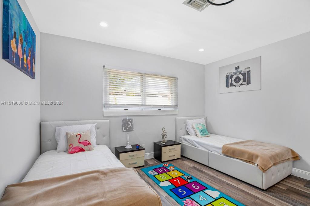 CORAL RIDGE ISLES - Residential Lease