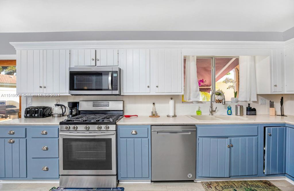 CORAL RIDGE ISLES - Residential Lease