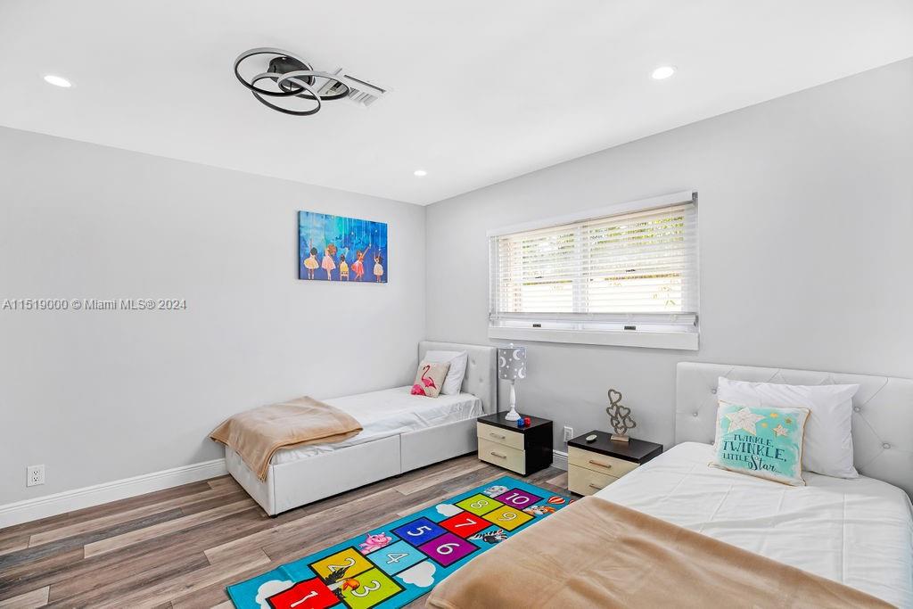 CORAL RIDGE ISLES - Residential Lease