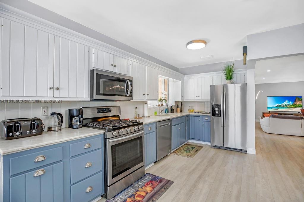 CORAL RIDGE ISLES - Residential Lease