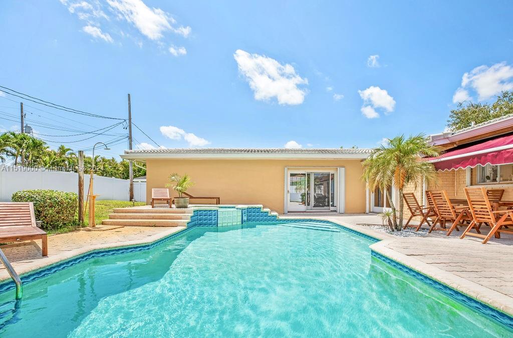 CORAL RIDGE ISLES - Residential Lease