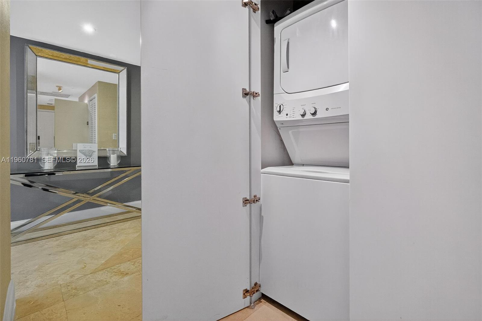 SEASIDE CONDO - Residential