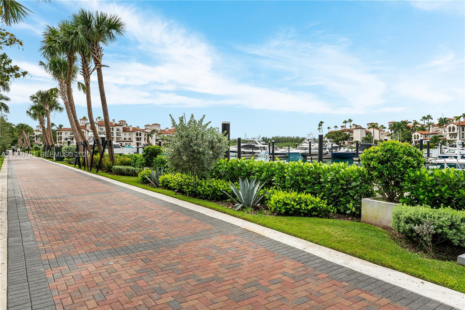 SEASIDE CONDO - Residential