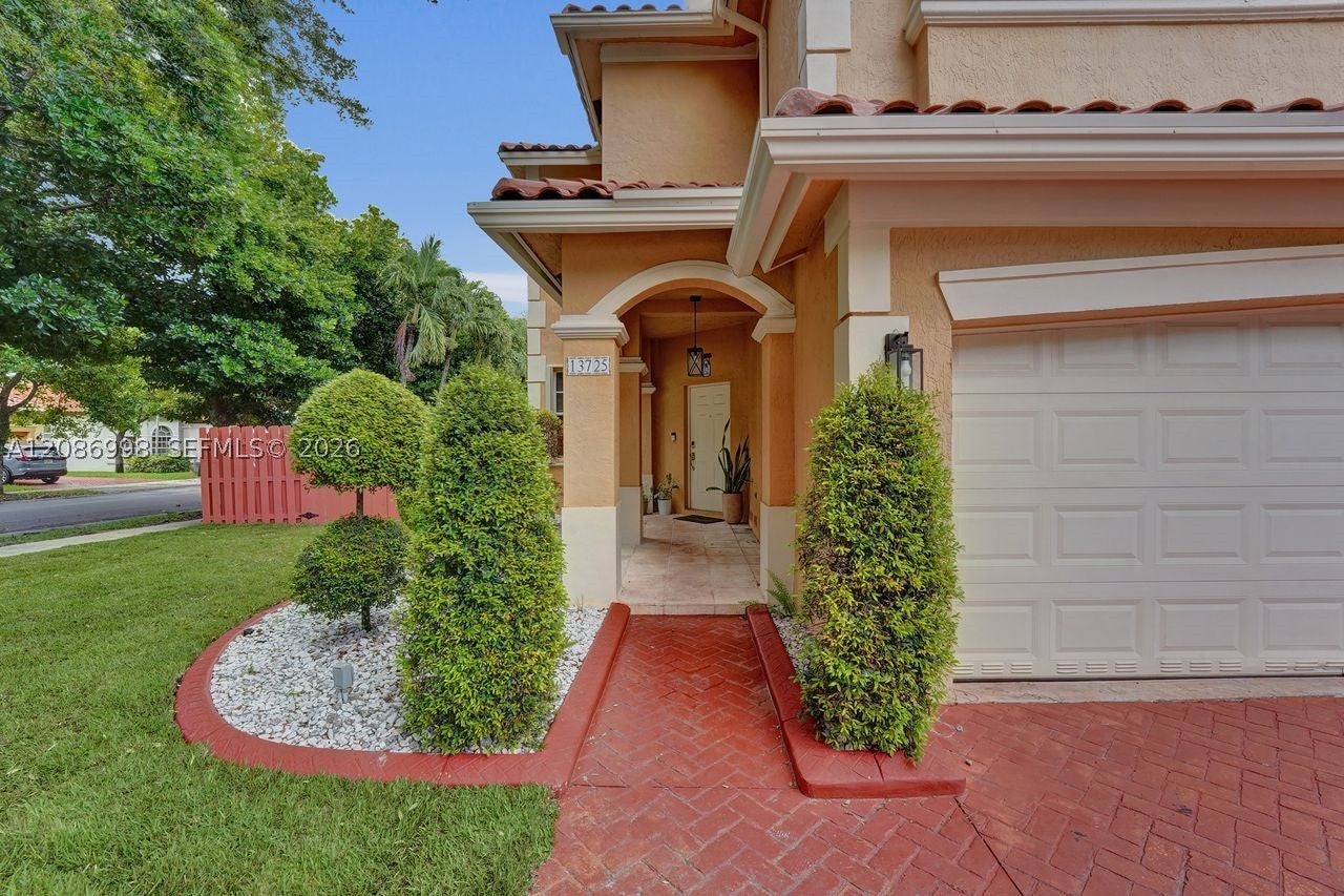 13725 SW 50th Ct