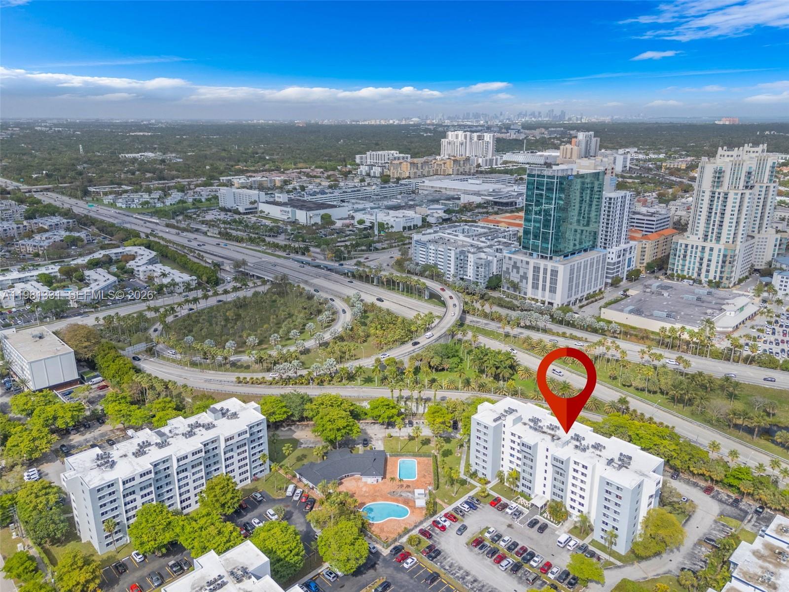 DADELAND PLACE CONDO - Residential