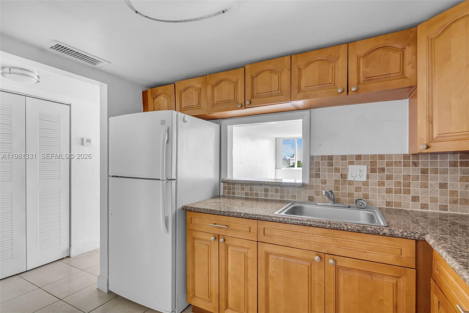 DADELAND PLACE CONDO - Residential