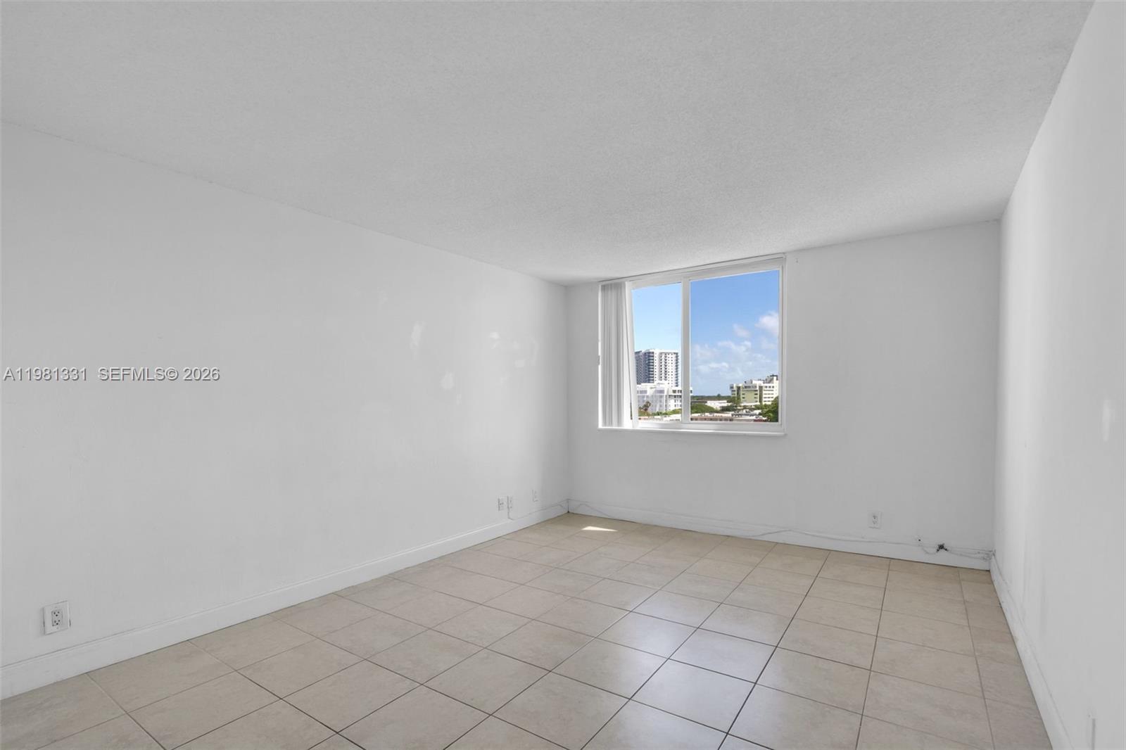 DADELAND PLACE CONDO - Residential