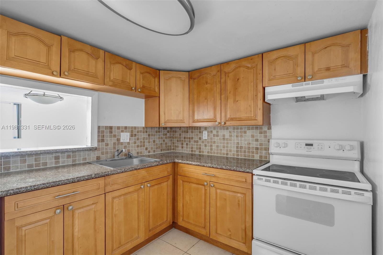 DADELAND PLACE CONDO - Residential