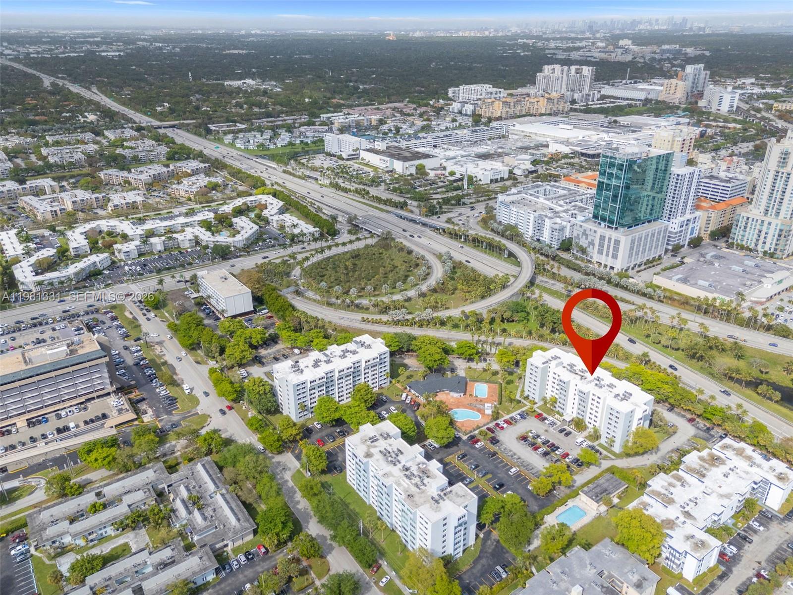 DADELAND PLACE CONDO - Residential