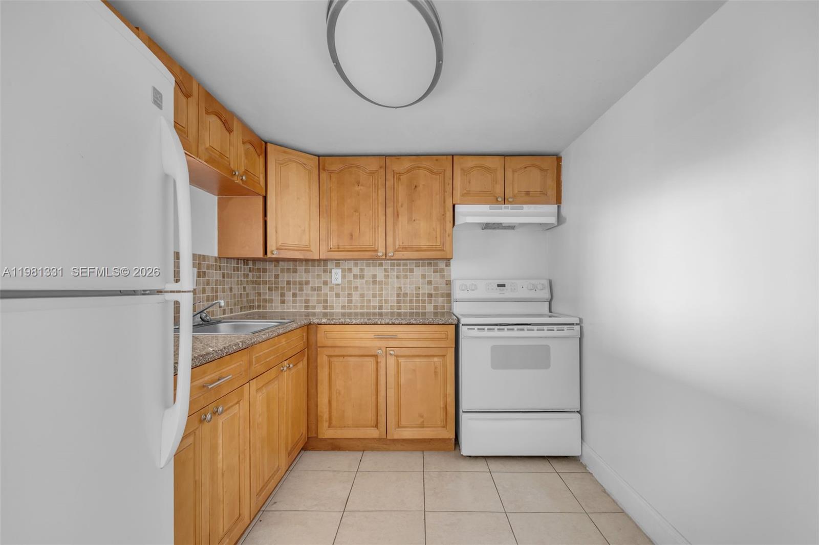 DADELAND PLACE CONDO - Residential