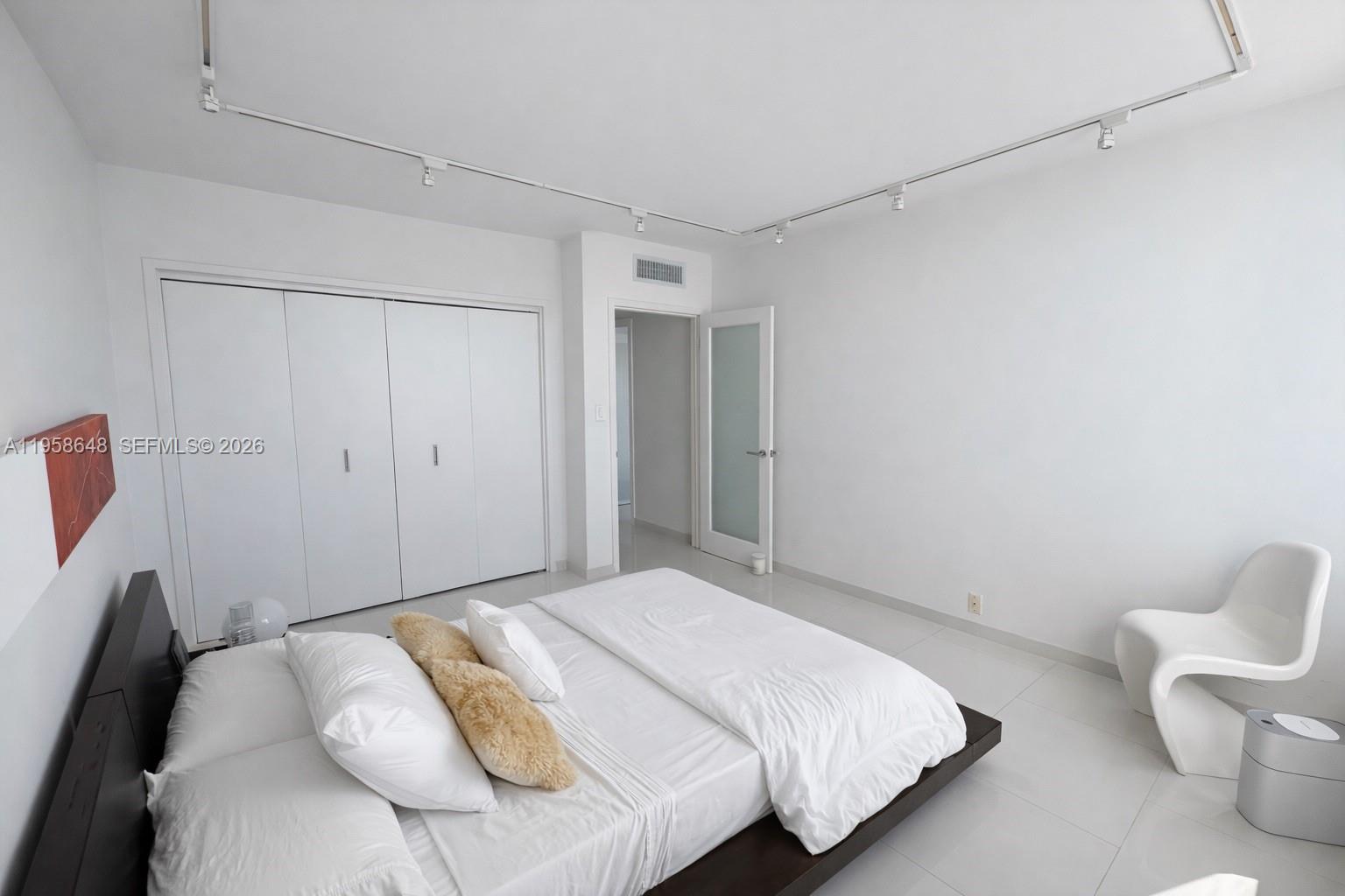 MIRADOR 1000 CONDO - Residential Lease