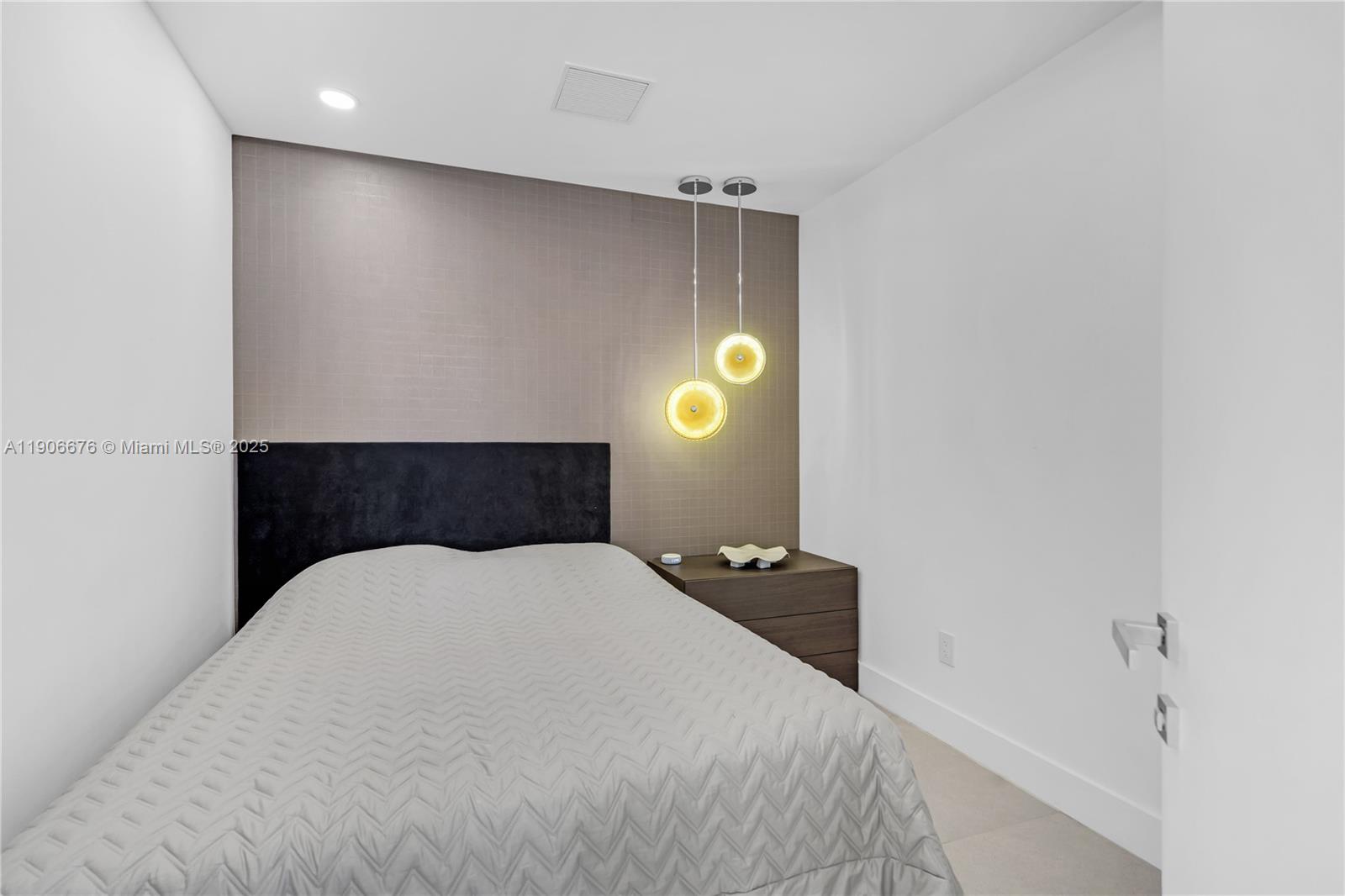 18975 COLLINS CONDO - Residential Lease