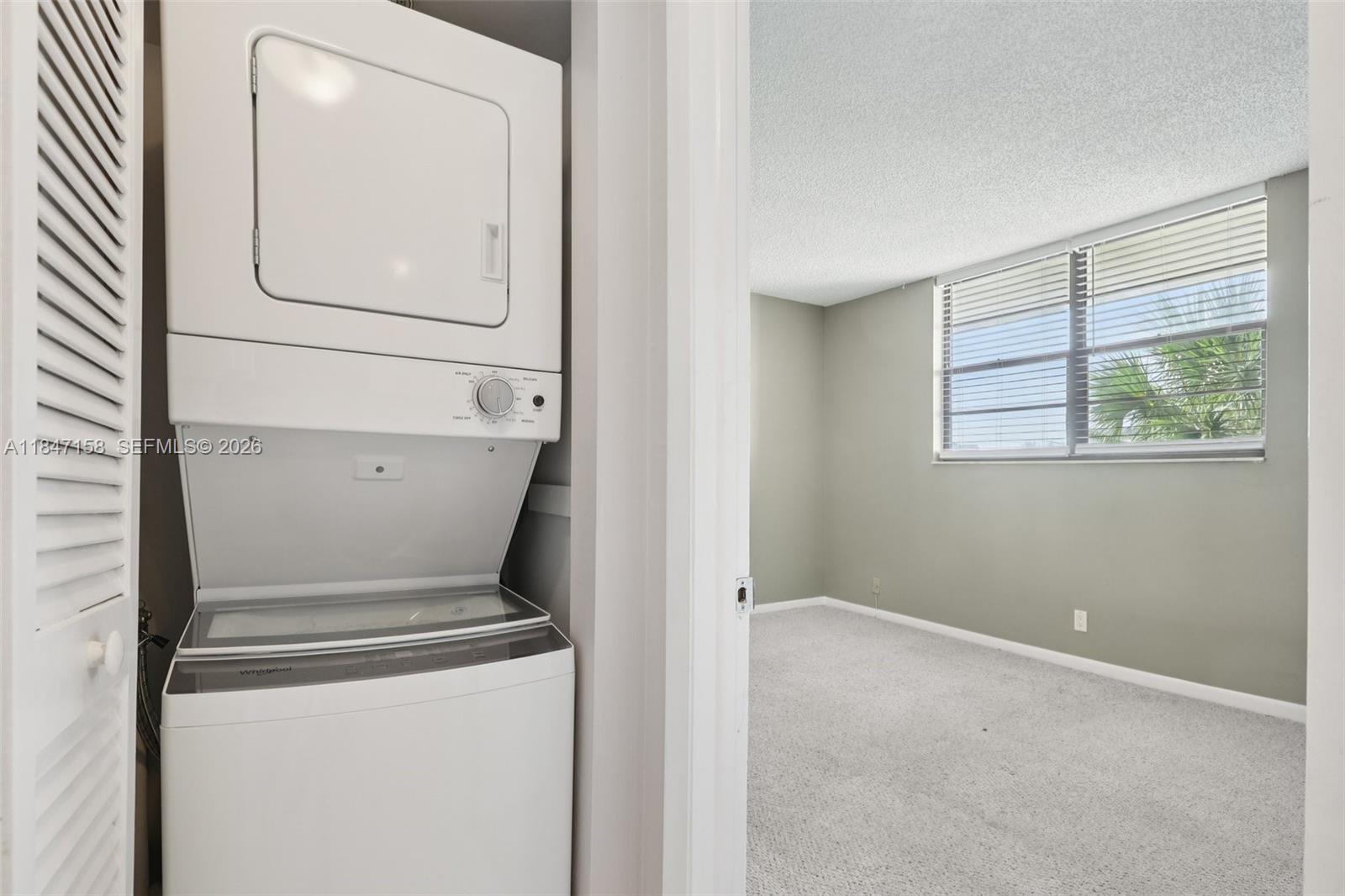 DEER CREEK COUNTRY CLUB - Residential