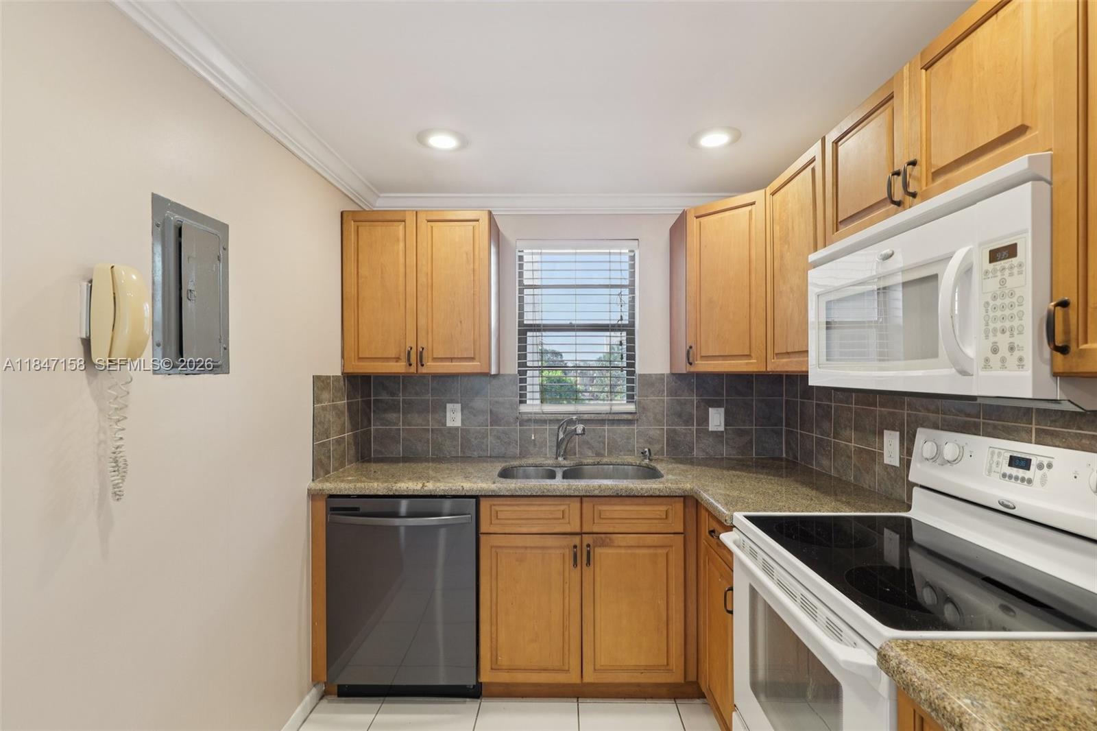 DEER CREEK COUNTRY CLUB - Residential