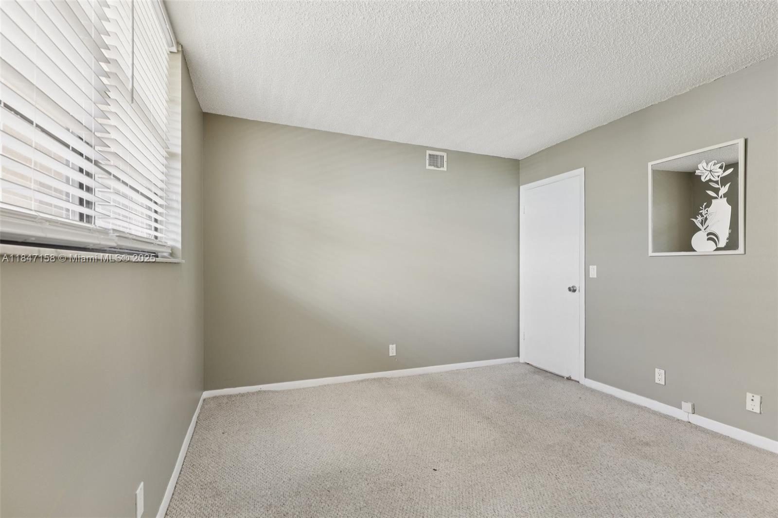 DEER CREEK COUNTRY CLUB - Residential