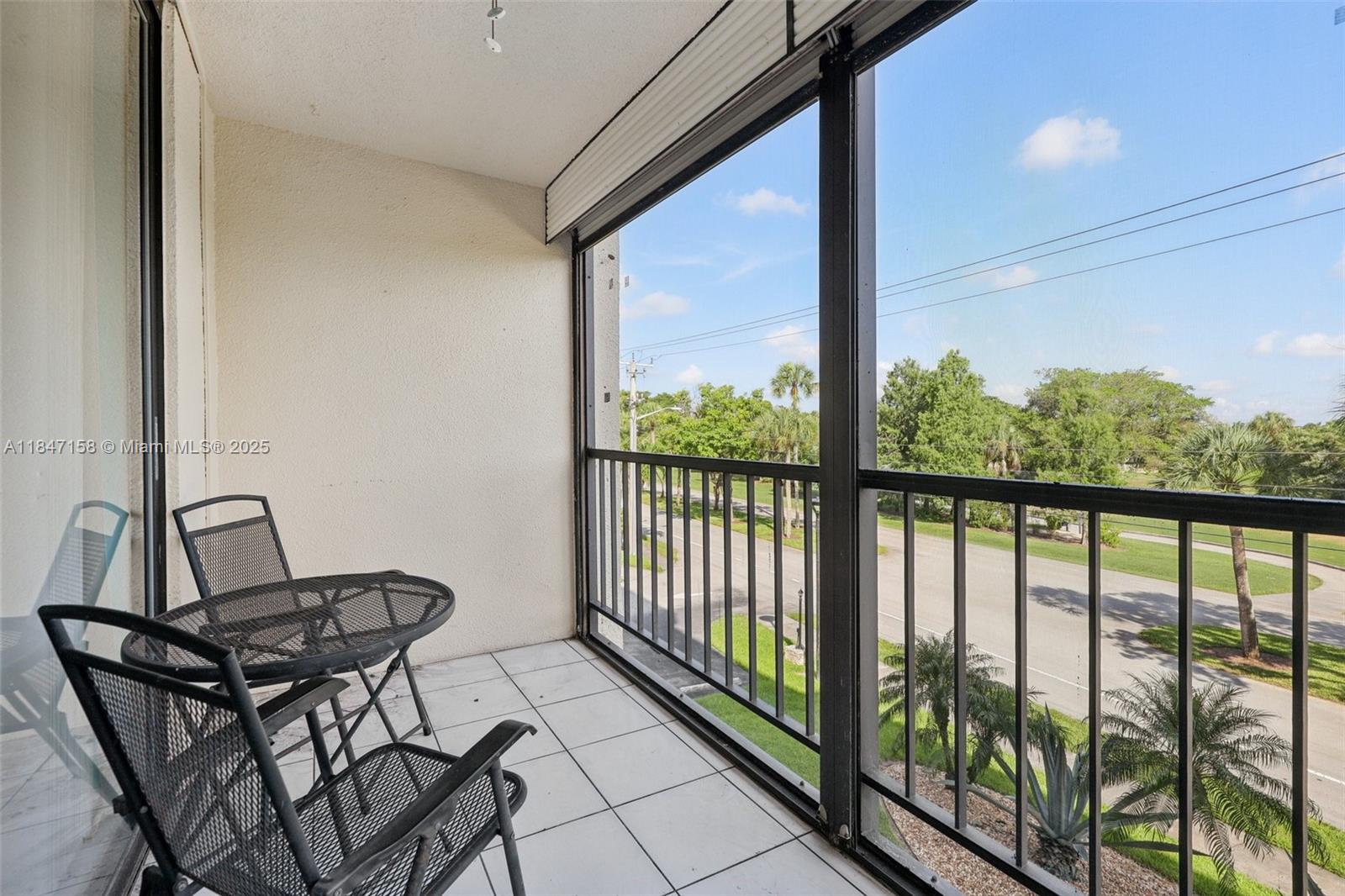 DEER CREEK COUNTRY CLUB - Residential