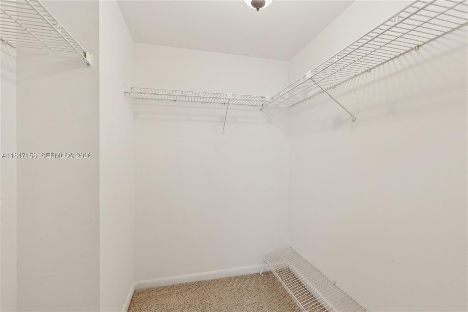 DEER CREEK COUNTRY CLUB - Residential