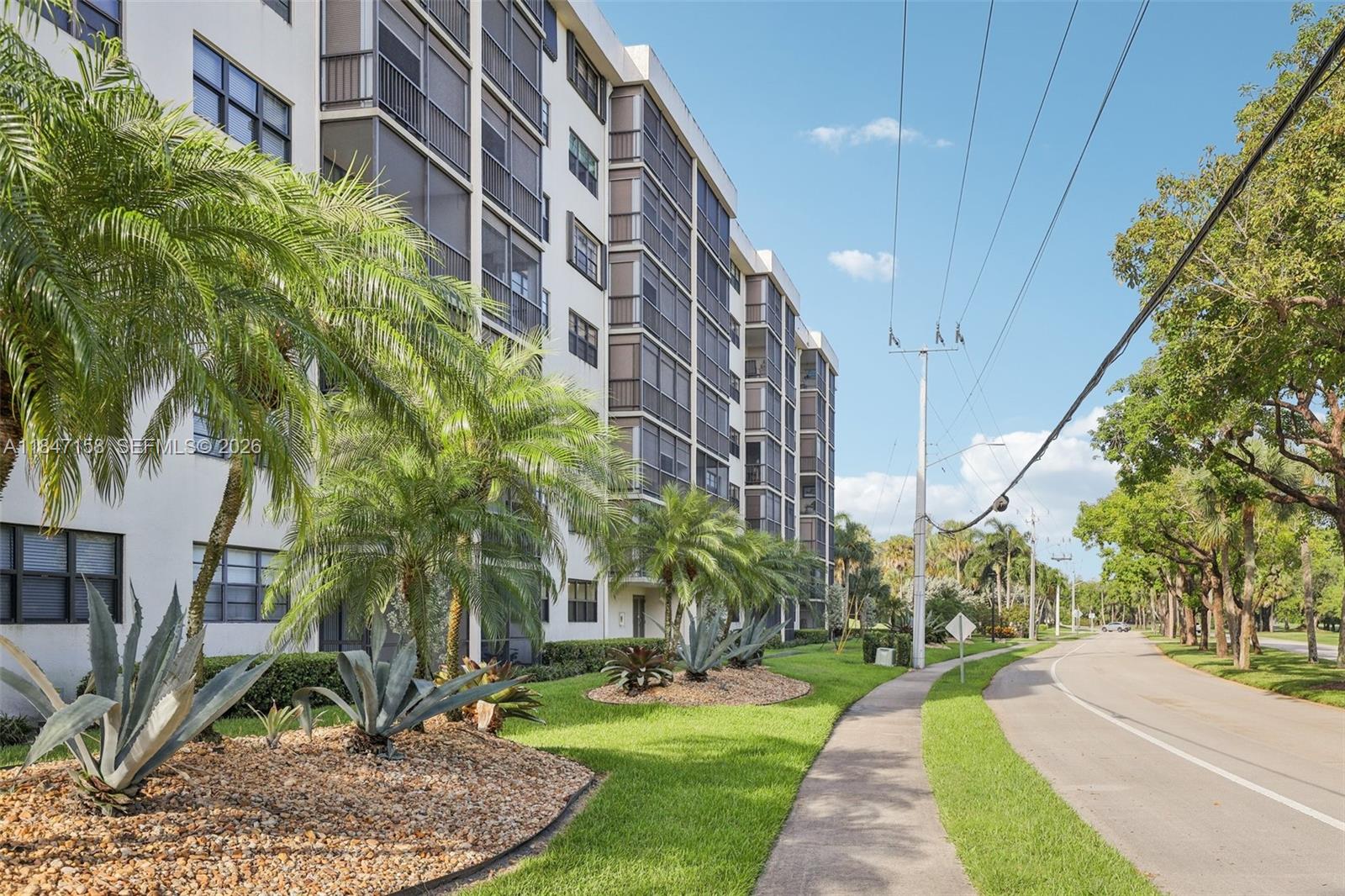 DEER CREEK COUNTRY CLUB - Residential