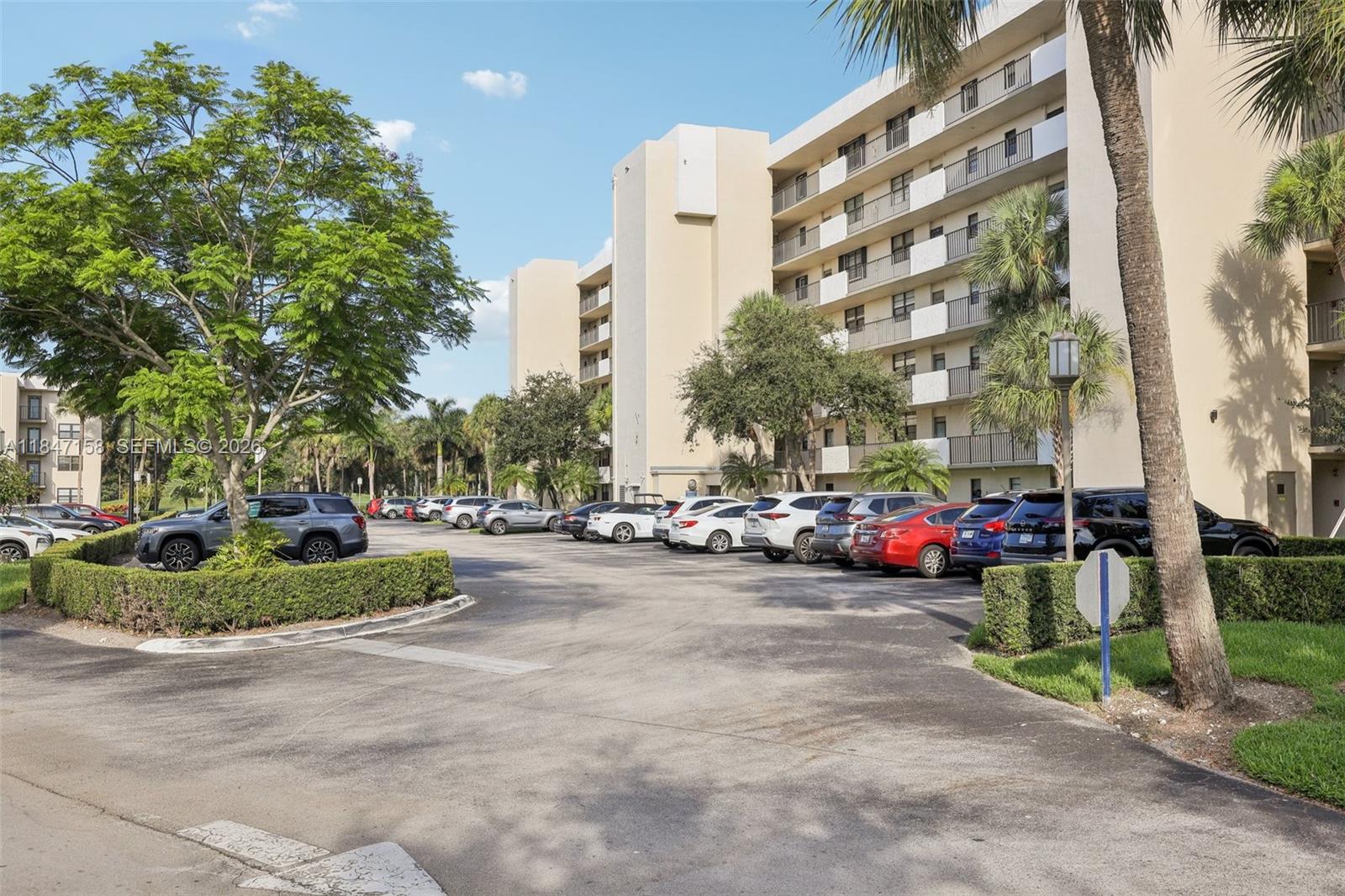 DEER CREEK COUNTRY CLUB - Residential