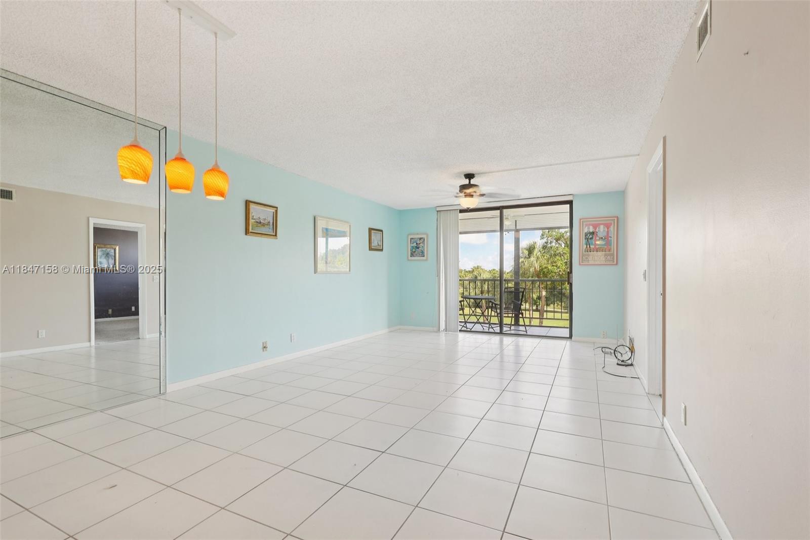 DEER CREEK COUNTRY CLUB - Residential