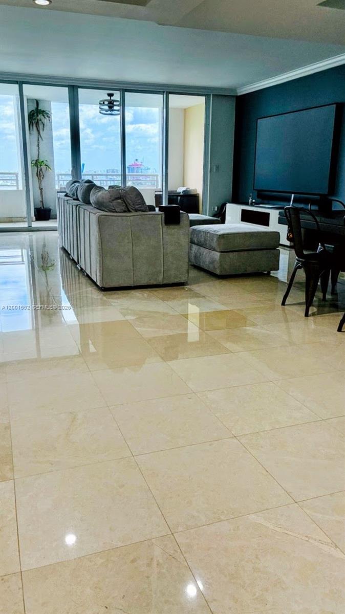 848 Brickell Key Dr 806