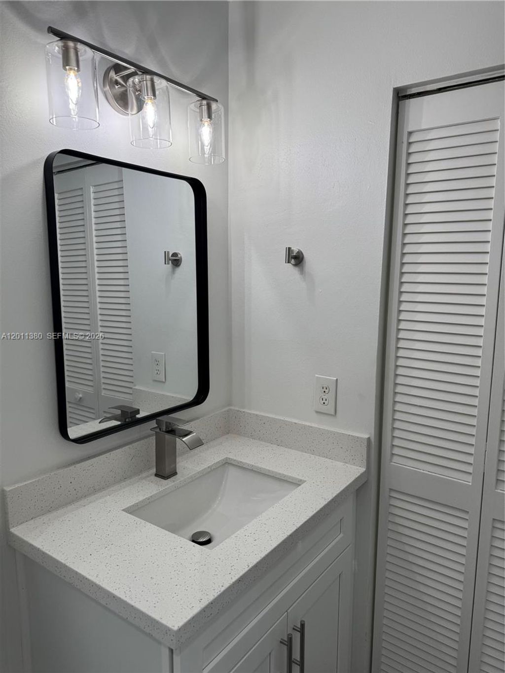 Photo of 366 E Riverbend Dr, Sunrise, FL 33326 (MLS # A12011380)