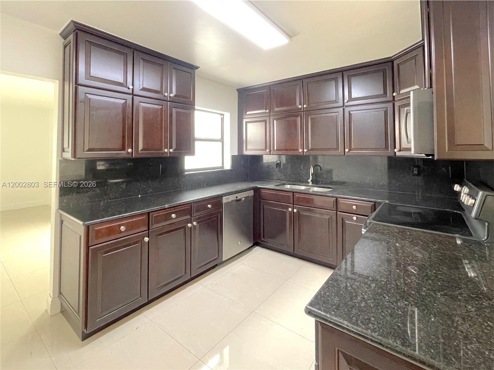 WEST GABLES ESTATES SEC 1 - Residential Lease