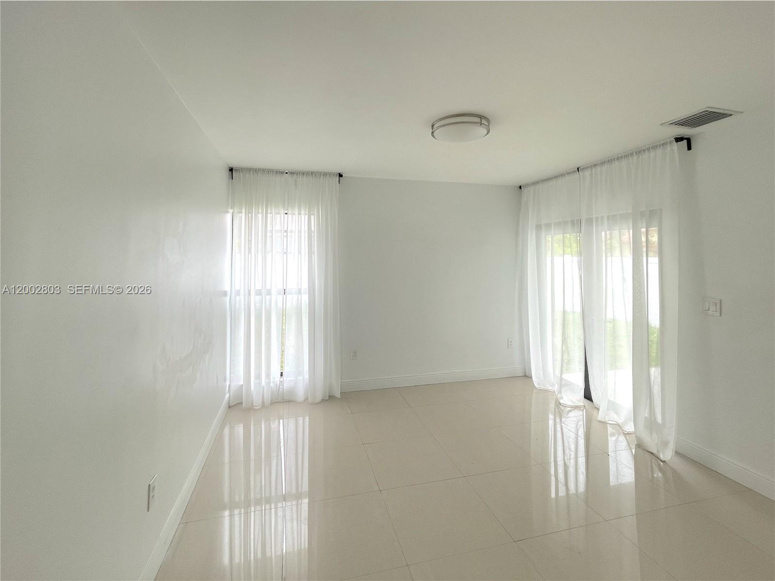 WEST GABLES ESTATES SEC 1 - Residential Lease