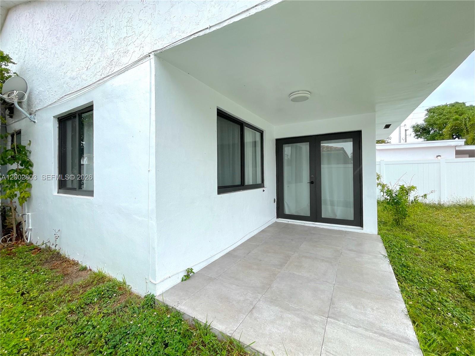 WEST GABLES ESTATES SEC 1 - Residential Lease