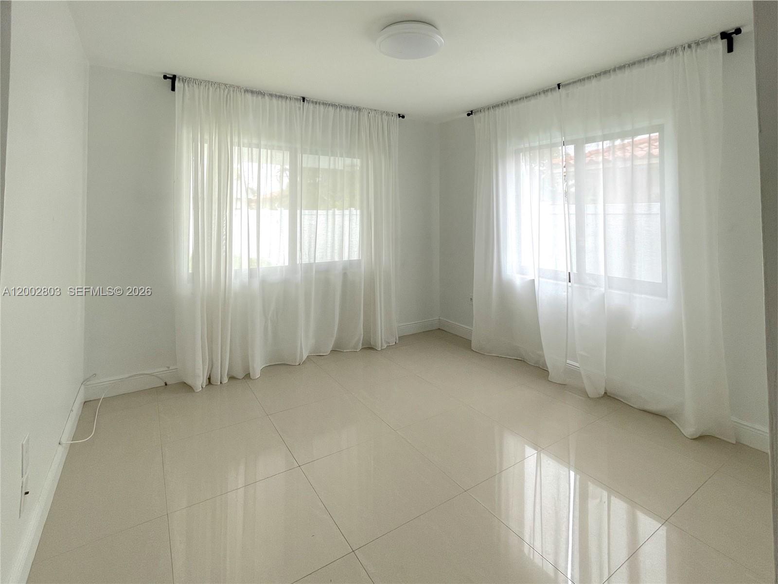 WEST GABLES ESTATES SEC 1 - Residential Lease