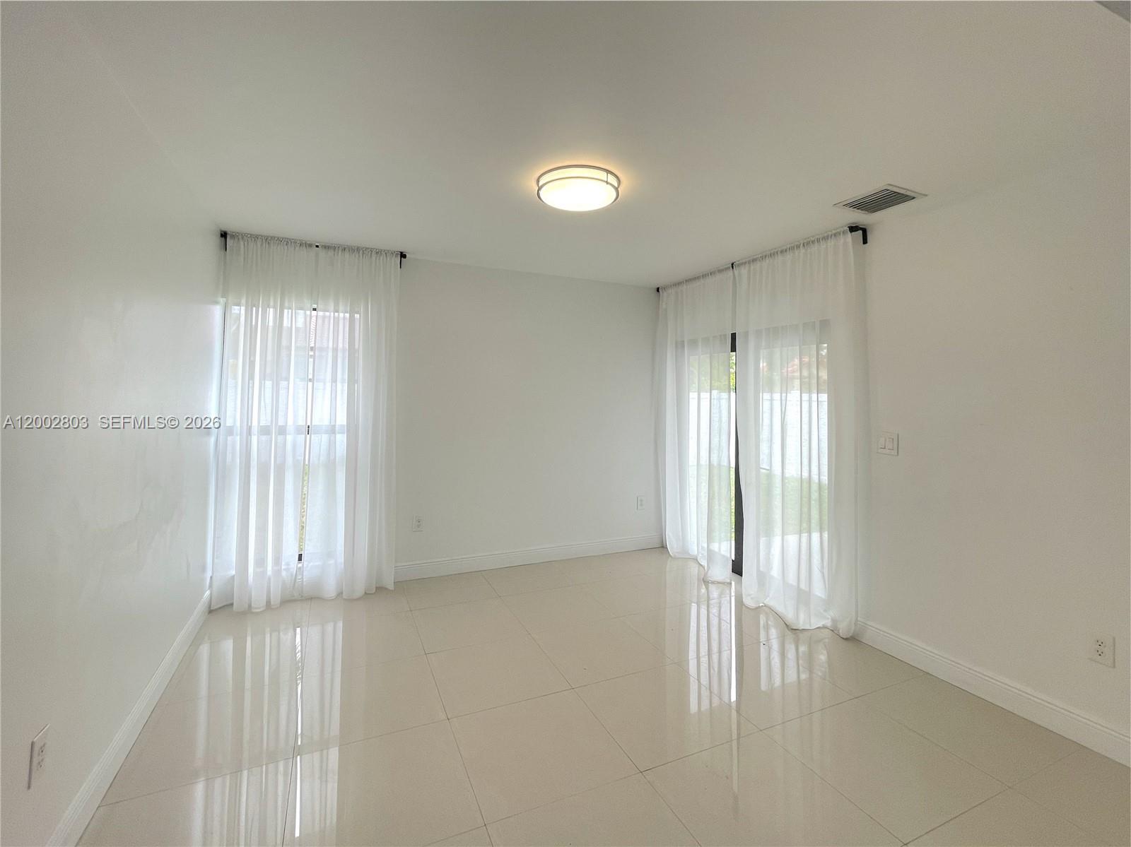 WEST GABLES ESTATES SEC 1 - Residential Lease