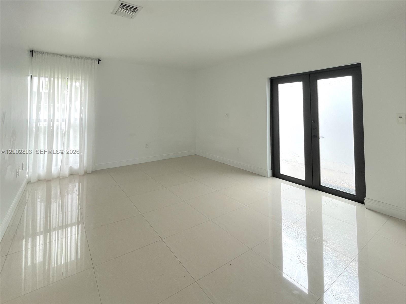 WEST GABLES ESTATES SEC 1 - Residential Lease