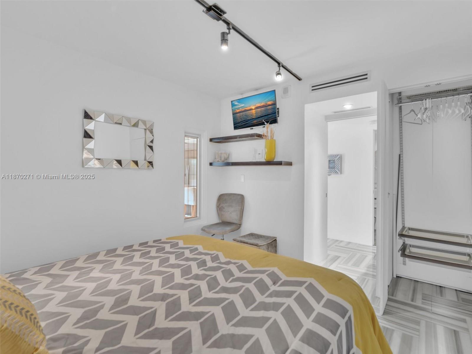 ALTON PARK CONDO - Residential