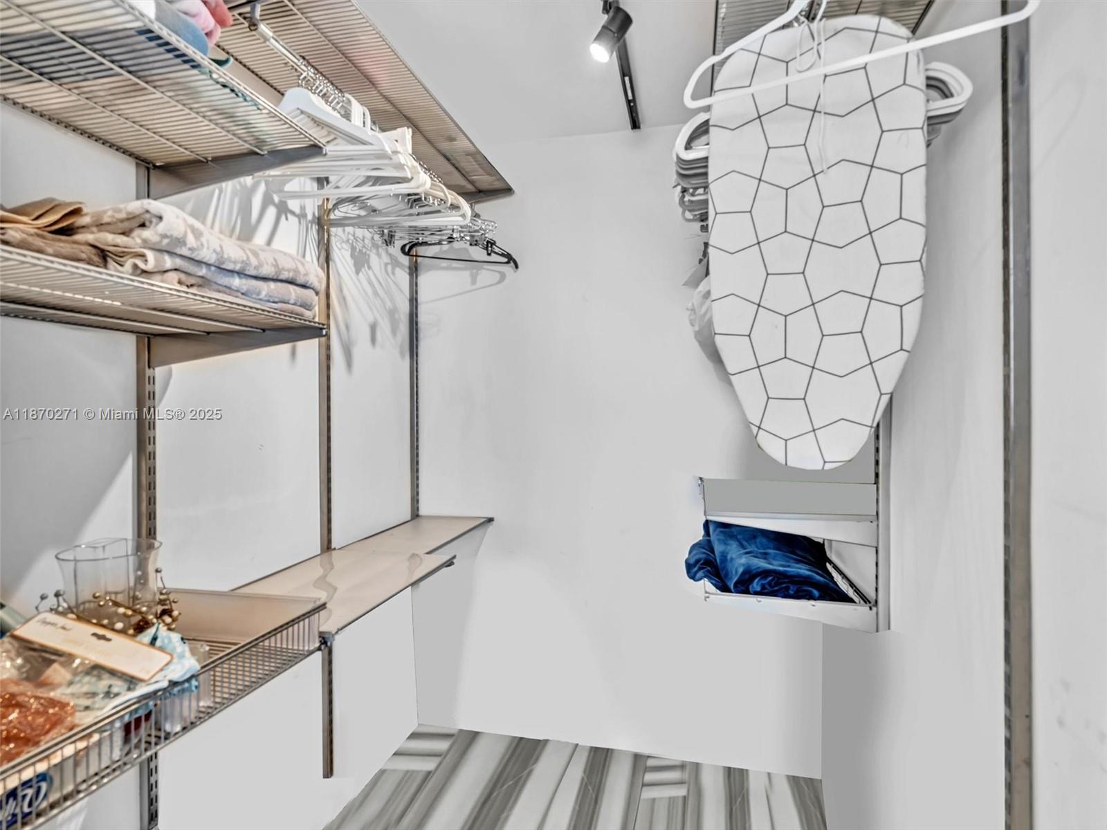 ALTON PARK CONDO - Residential