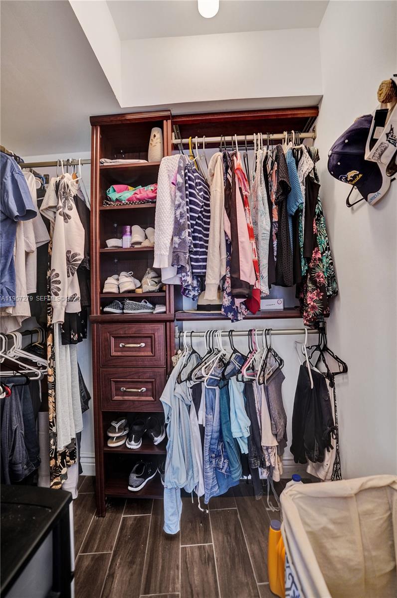 HILLSBORO COVE CONDO - Residential