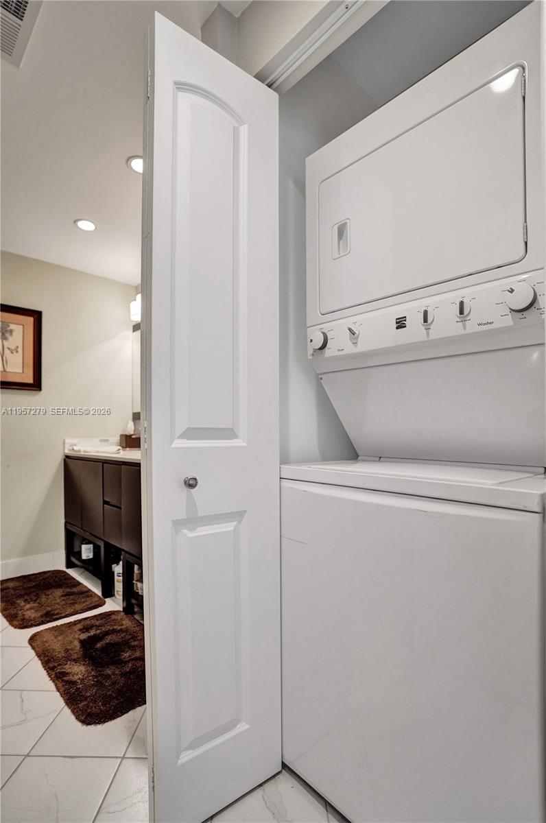 HILLSBORO COVE CONDO - Residential