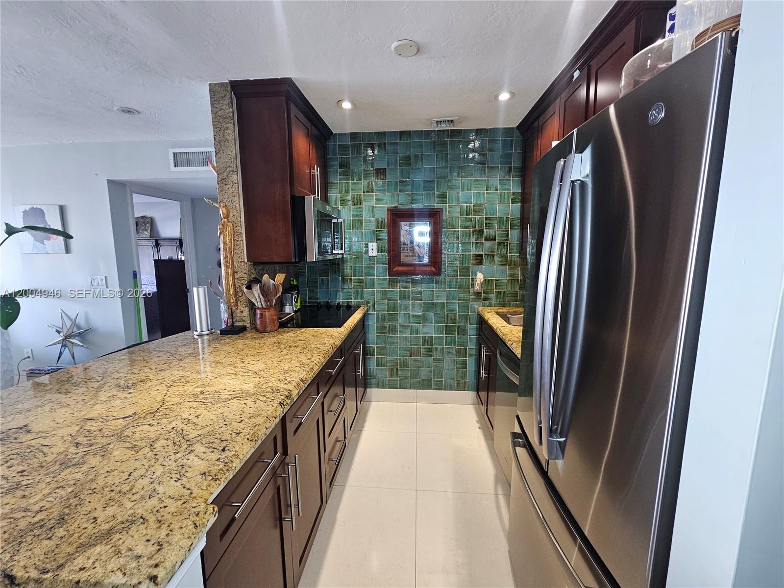 3545 NE 167th St 404