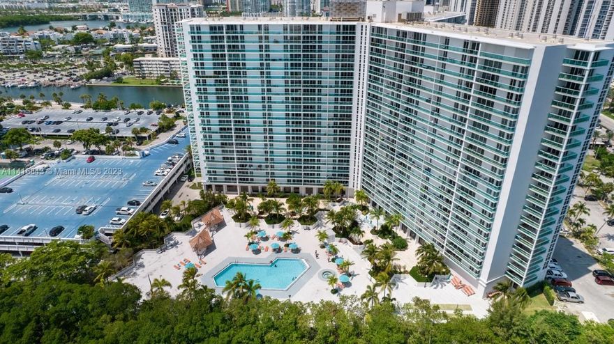 ONE OF A KIND 2/2 IN ARLEN HOUSE, SUNNY ISLE.AMAZING OCEAN AND BAY VIEW, LARGE BALCONY, HIGH IMPACT WINDOWS AND TASTEFULLY FURNISHED. FULL-SERVICE BUILDING WITH RESORT-STYLE AMENITIES: TENNIS COURTS, LARGE HEATED POOL & DECK, SAUNA, JACUZZI, NEW GYM, GUARDHOUSE, REMODELED LOBBY AND BALCONIES, VALET PARKING, 24 H SECURITY & CONCIERGE, CAFÉ RESTURANT, LIBRARY AND MORE. WALK TO THE BEACH, LOCATED SUNNY ISLES BEACH,RIGHT ACROSS FROM HAULOVER BEACH AND THE RITZ CARLTON RESIDENCES & MINUTES AWAY FROM BAL HARBOUR AND AVENTURA MALL AS WELL AS MAJOR HIGHWAYS. INTERNET INCLUDED. WASHER-DRYER LOCATED OUTSIDE IN THE HALLWAY. AVAIL NOW SEASONAL AND FOR 6 MONTHS OR MORE, VERY EASY TO SHOW.