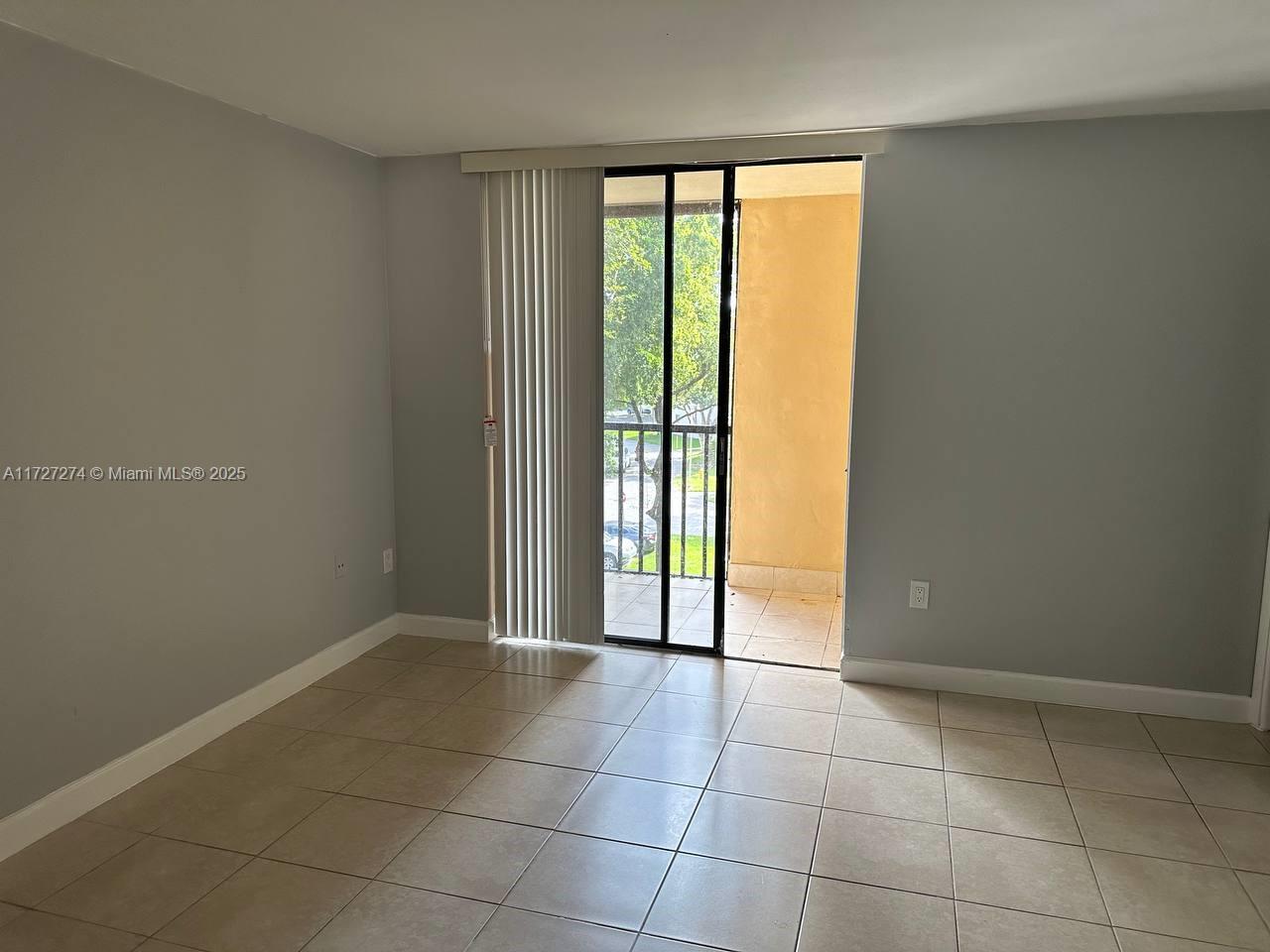 HORIZONS WEST CONDO #2 - Residential