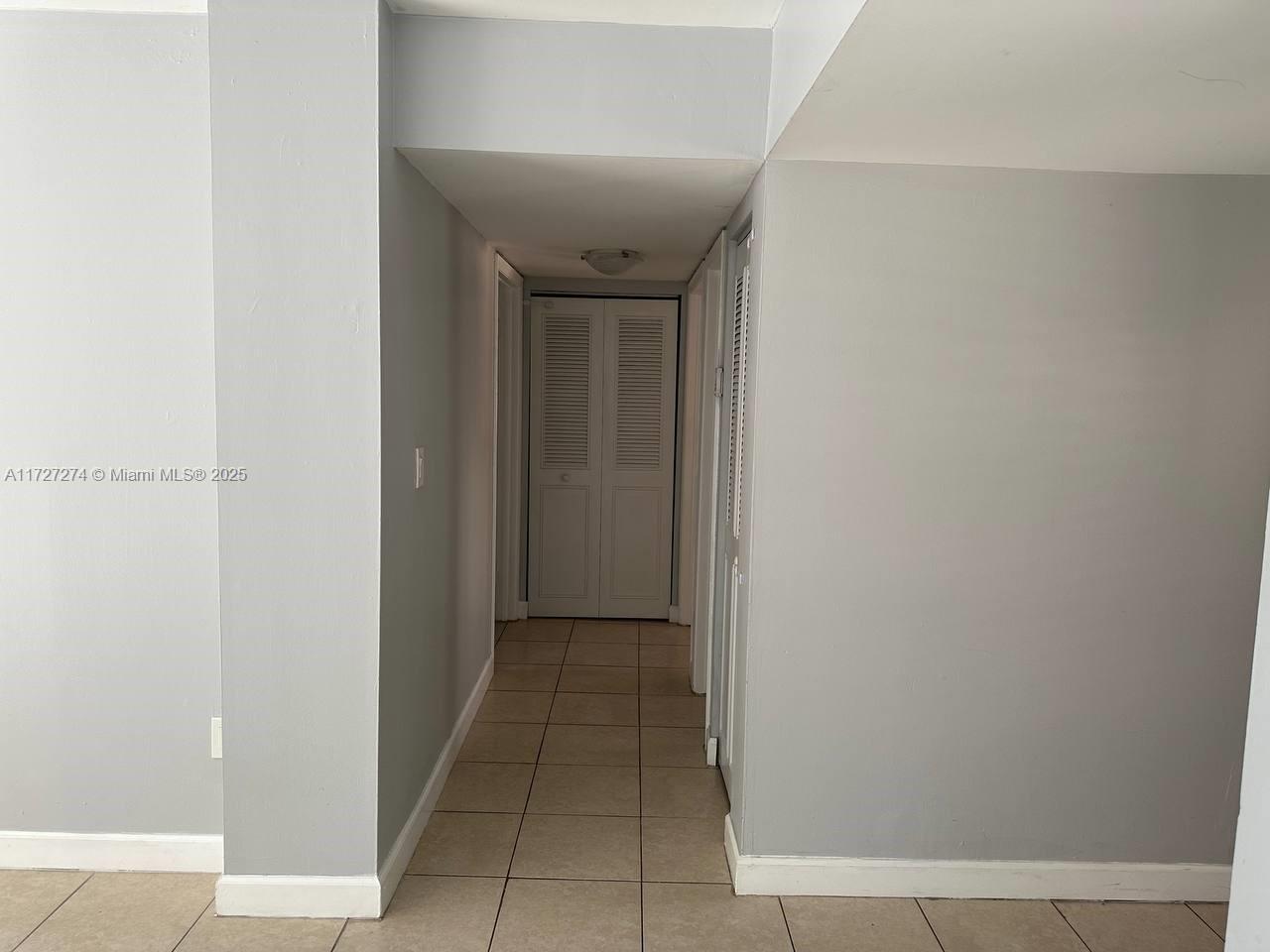 HORIZONS WEST CONDO #2 - Residential
