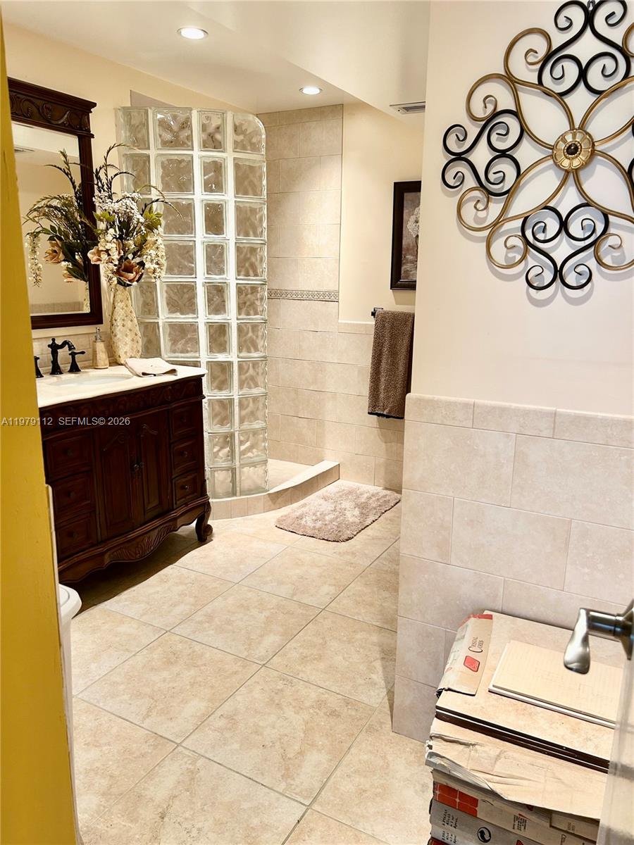 ALLINGTON TOWERS NORTH CO - Residential