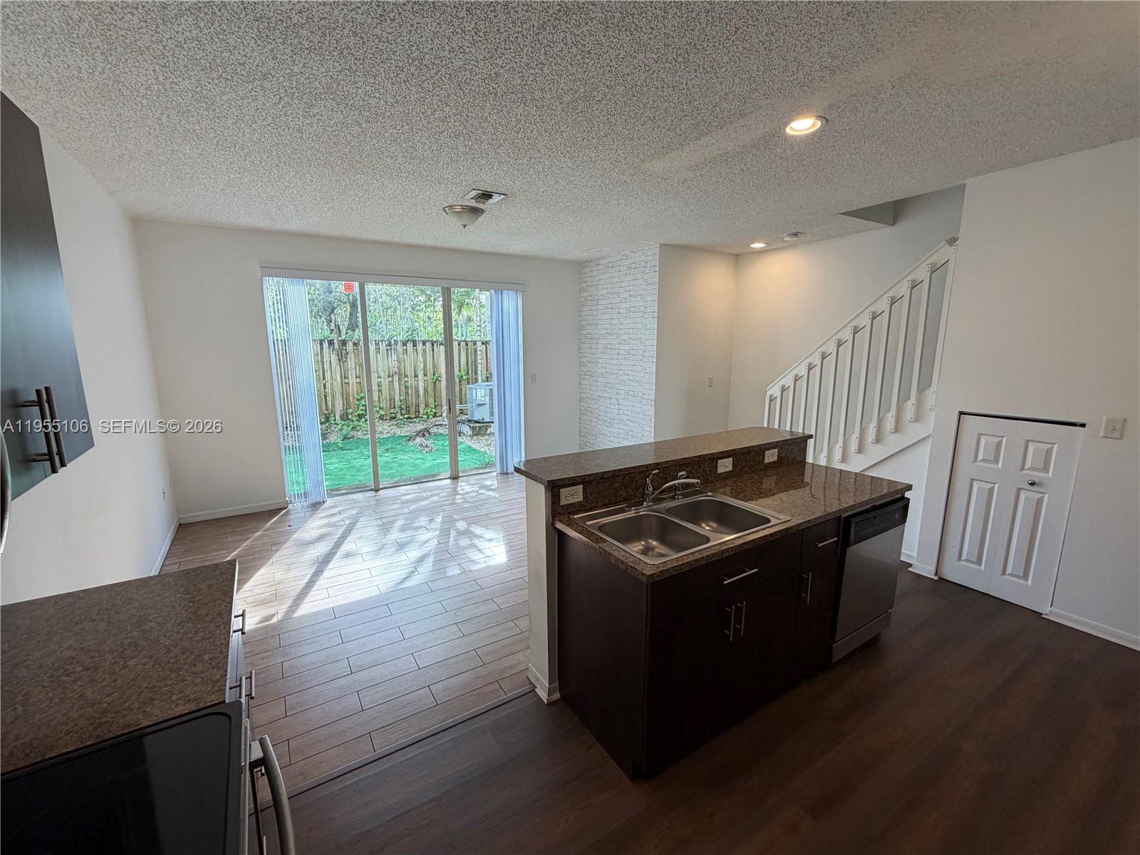 MARBELLA BAY - Residential