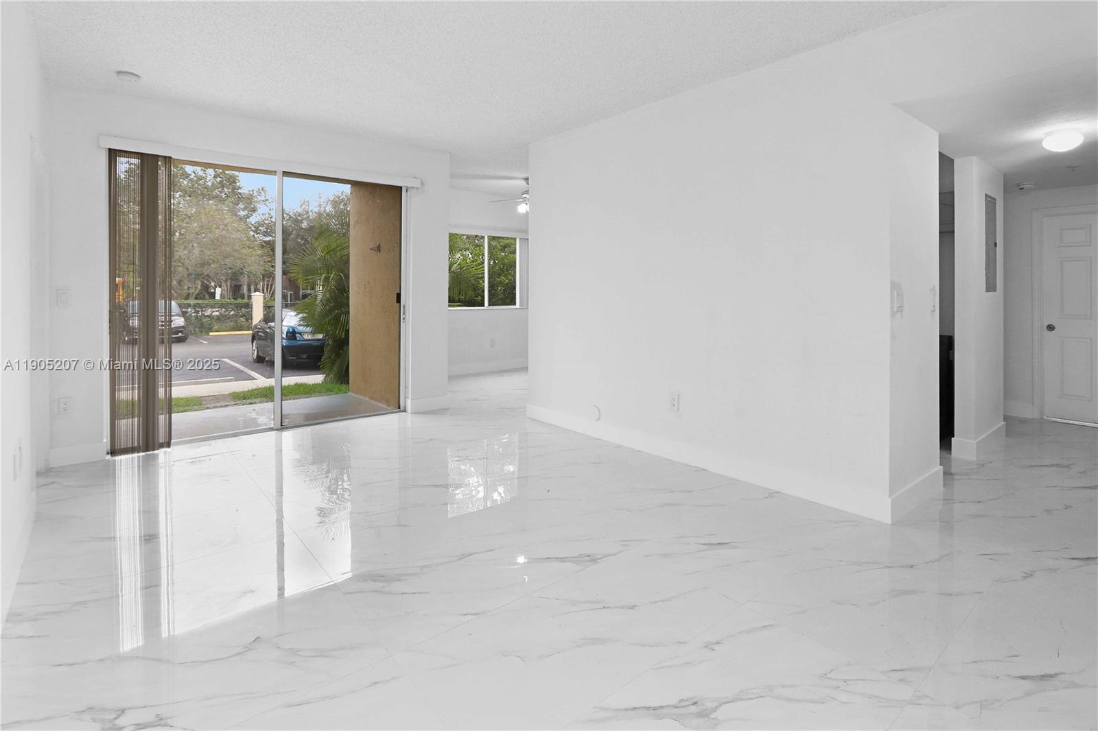 UNIVERSITY PARC RESIDENCE - Residential Lease