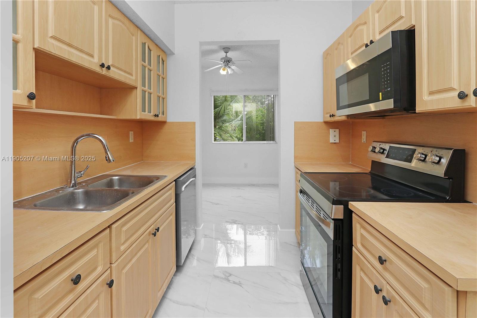 UNIVERSITY PARC RESIDENCE - Residential Lease