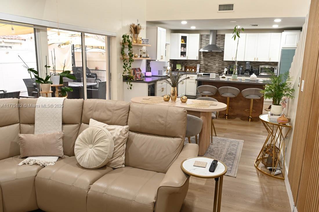 COUNTRY ISLES PHASE II - Residential